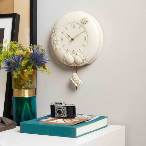 Trascorri le tue ore in casa con l'eleganza e originalità dell'orologio a pendolo da parete della linea Elegance THUN.
Tutta la collezione Elegance disponibile