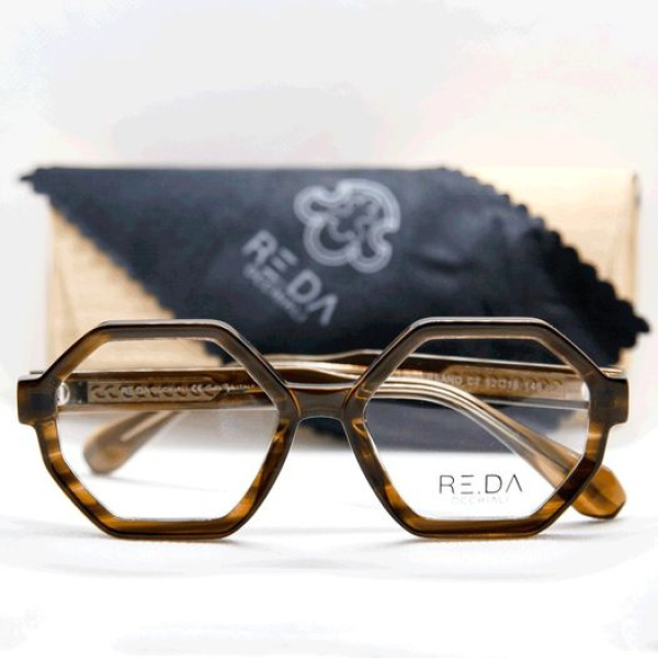 RE.DA creato in Puglia: occhiali realizzati in Italia attraverso sapienti lavorazioni artigianali che rispettano gli elevati standard qualitativi propri del “made in Italy”