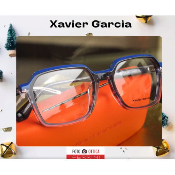 Una linea di occhiali artiginali di alta qualità per questo brand spagnolo XAVIER GARCIA. 
Gli occhiali sono realizzati in acetato naturale italiano, composto da pasta di legno e fibre di cotone.