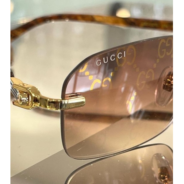 @gucci
#Gucci #guccieyewear #guccisunglasses