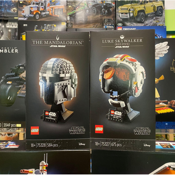 LEGO Star Wars 75328 Casco del Mandaloriano €59,90 & 75327 Casco di Luke Skywalker™ (Red Five) €59,90