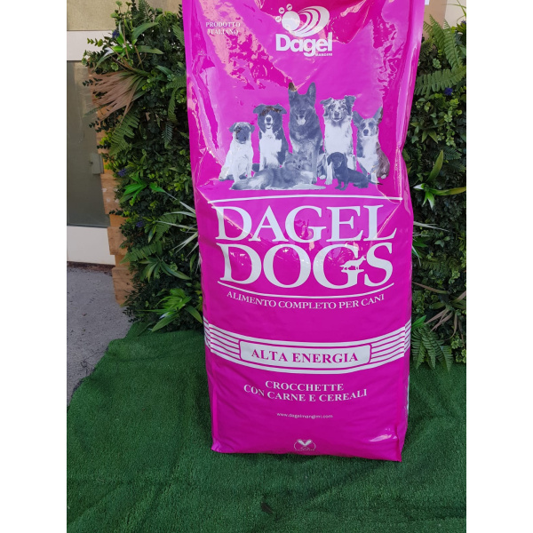 Dagel Dogs Alta Energia è studiata con ingredienti bilanciati, adatti a mantenere la massa muscolare magra del cane, con solo grassi animali per garantire un miglior apporto calorico e un’elevata appetibilità e digeribilità